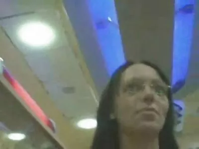 MILF Latina com lindos peitos brasileirinha vídeo pornô grátis fazendo sexo POV com enteado