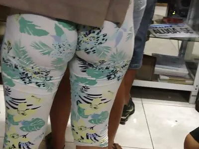 Morenas excitadas trocam de pai e fazem sexo com eles vídeo pornô da mulher brasileirinha