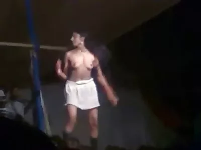 Duas garotas negras compartilhando uma filmes brasileirinhas gratis espessa ereção branca no ponto de vista